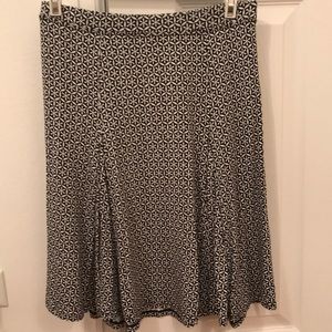 Max Studio Black and White Skirt XS NWT